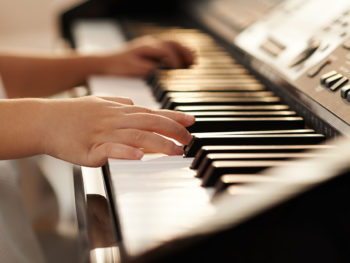 Best Pianos for Kids Playing From Beginning